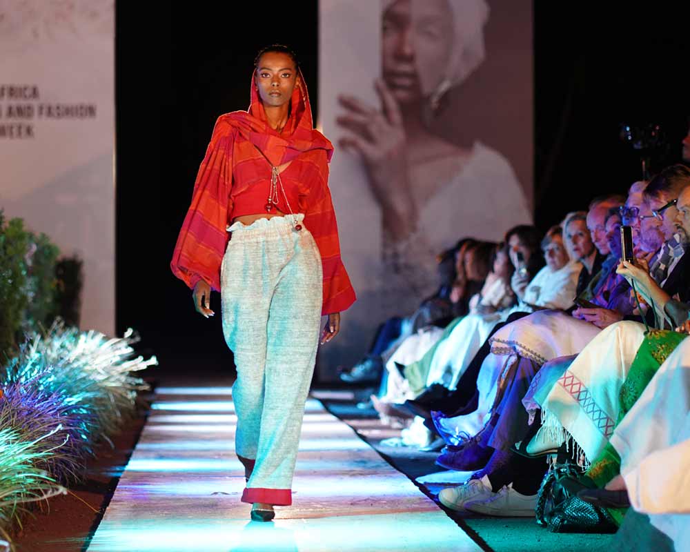 slider2024_fashionshow_1000_1